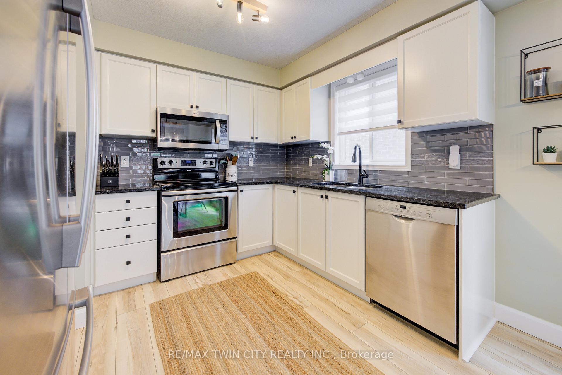 Photo 9 of 1533 Old Zeller Drive, Kitchener — HOMEH