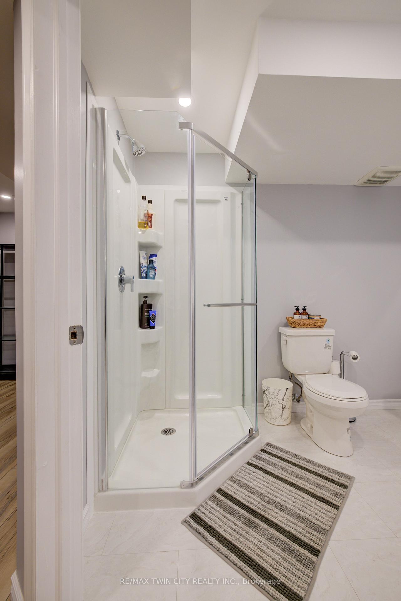 Photo 18 of 1533 Old Zeller Drive, Kitchener — HOMEH