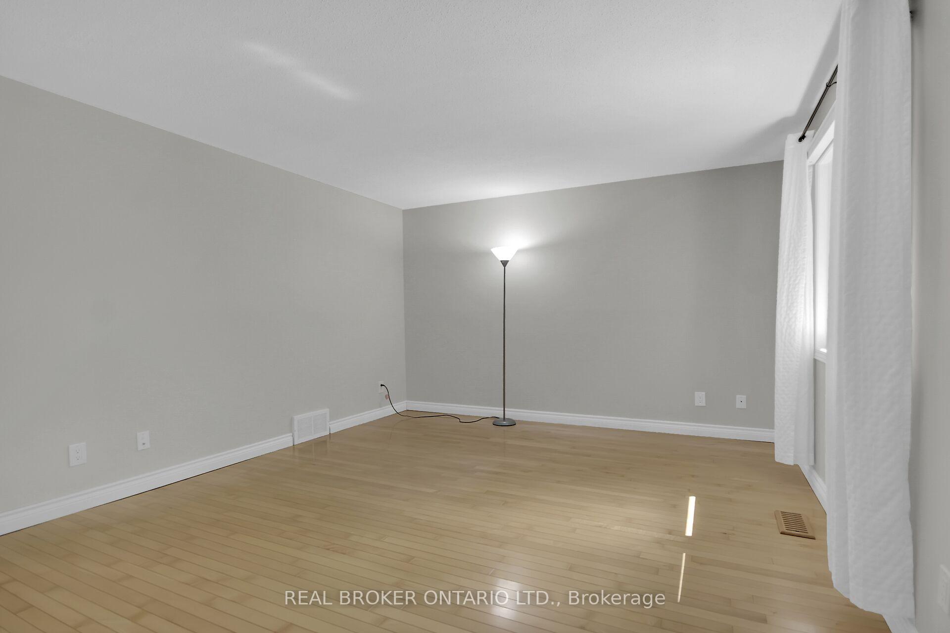 Photo 22 of 130 Chimo Drive, Ottawa, Kanata - Katimavik — HOMEH