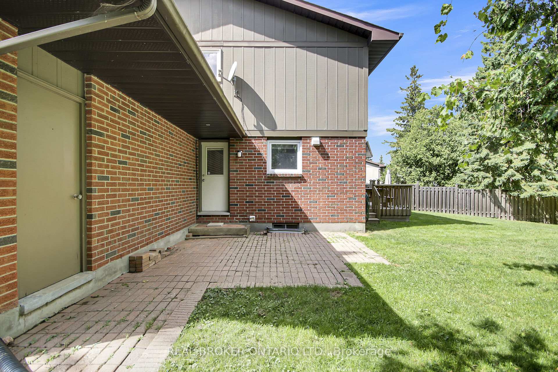 Photo 30 of 130 Chimo Drive, Ottawa, Kanata - Katimavik — HOMEH