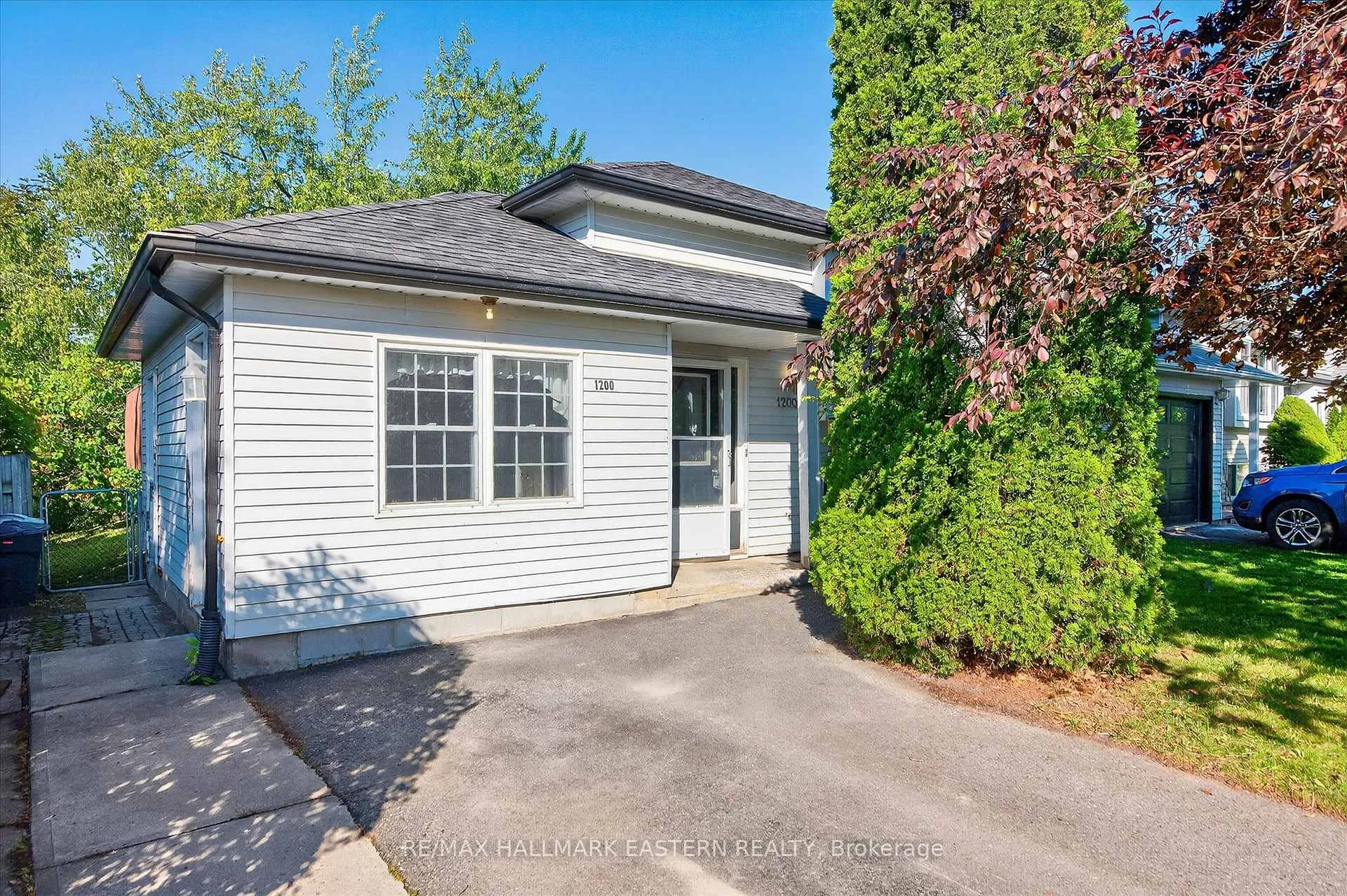 Photo 3 of 1200 Huntington Circle, Peterborough, Otonabee Ward 1 — HOMEH