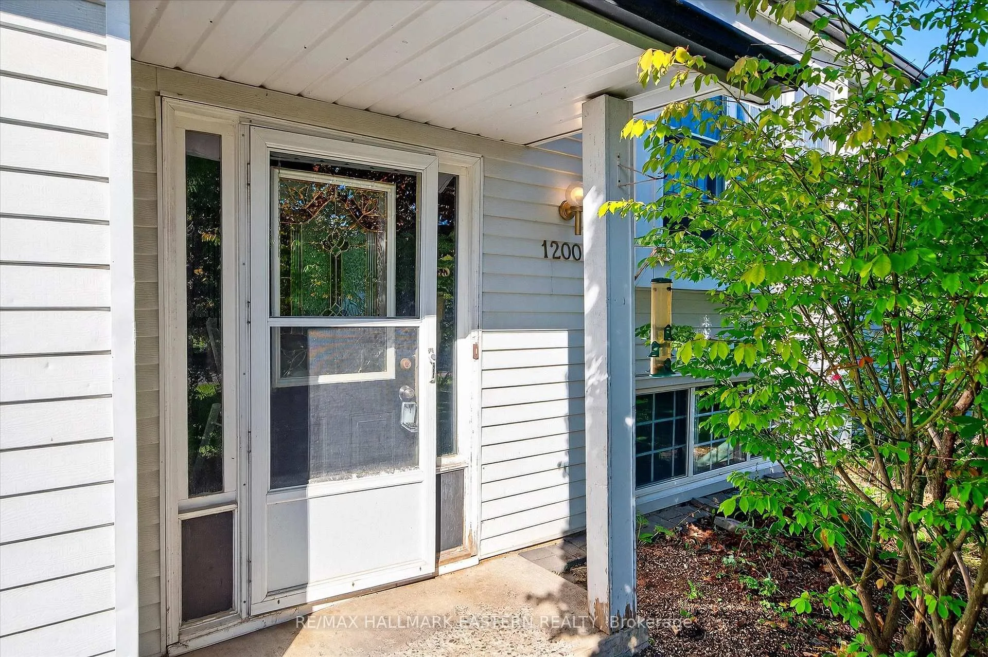 Photo 4 of 1200 Huntington Circle, Peterborough, Otonabee Ward 1 — HOMEH