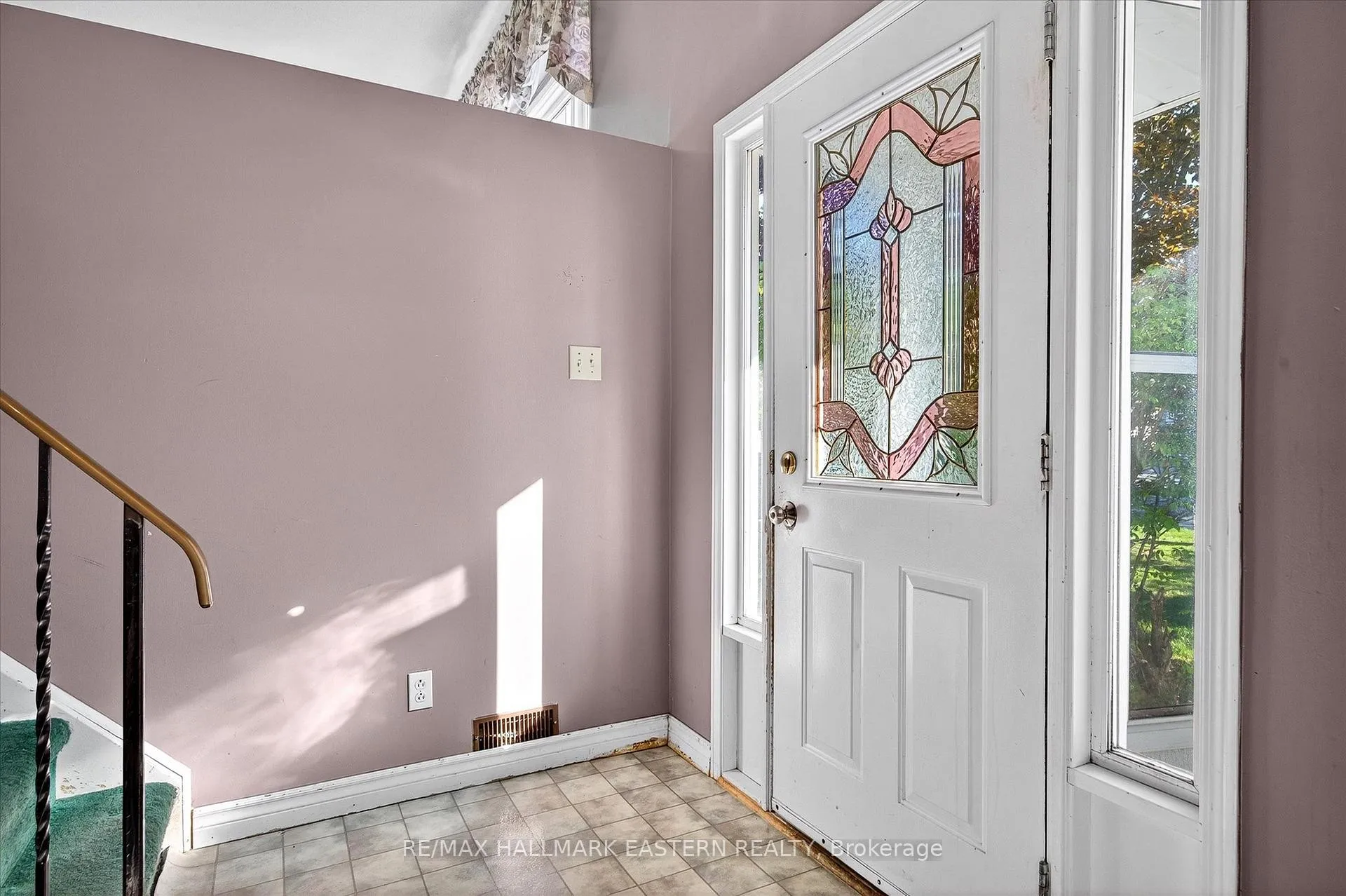 Photo 5 of 1200 Huntington Circle, Peterborough, Otonabee Ward 1 — HOMEH