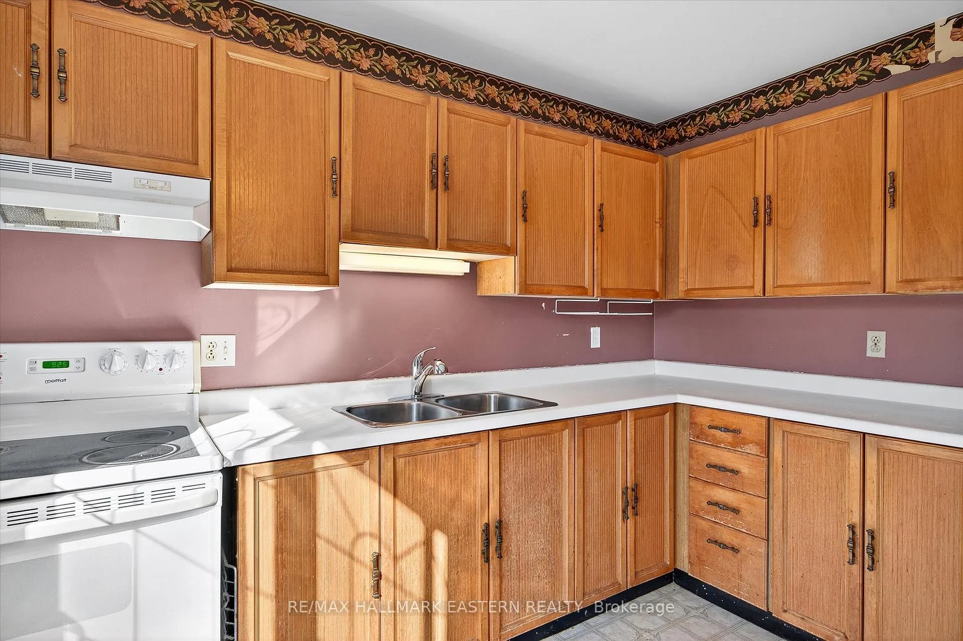 Photo 12 of 1200 Huntington Circle, Peterborough, Otonabee Ward 1 — HOMEH
