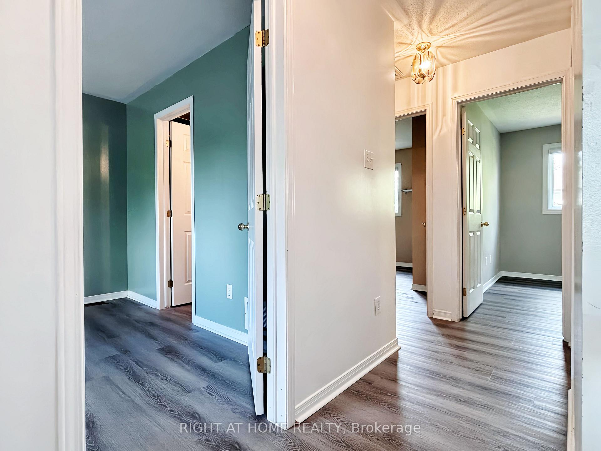 Photo 12 of 23 Harrington Court, Ottawa, Kanata - Kanata Lakes/Heritage Hills — HOMEH