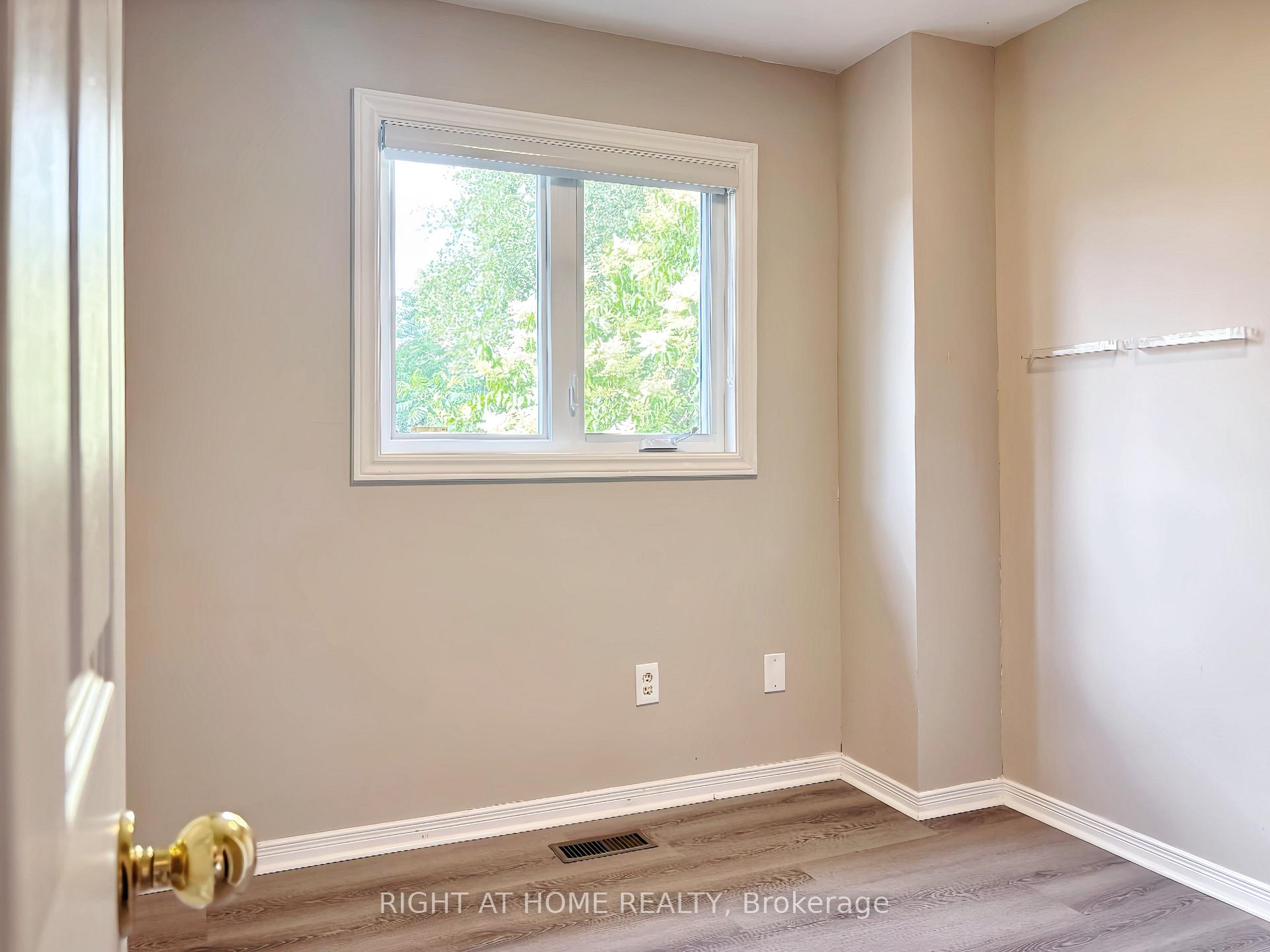 Photo 19 of 23 Harrington Court, Ottawa, Kanata - Kanata Lakes/Heritage Hills — HOMEH