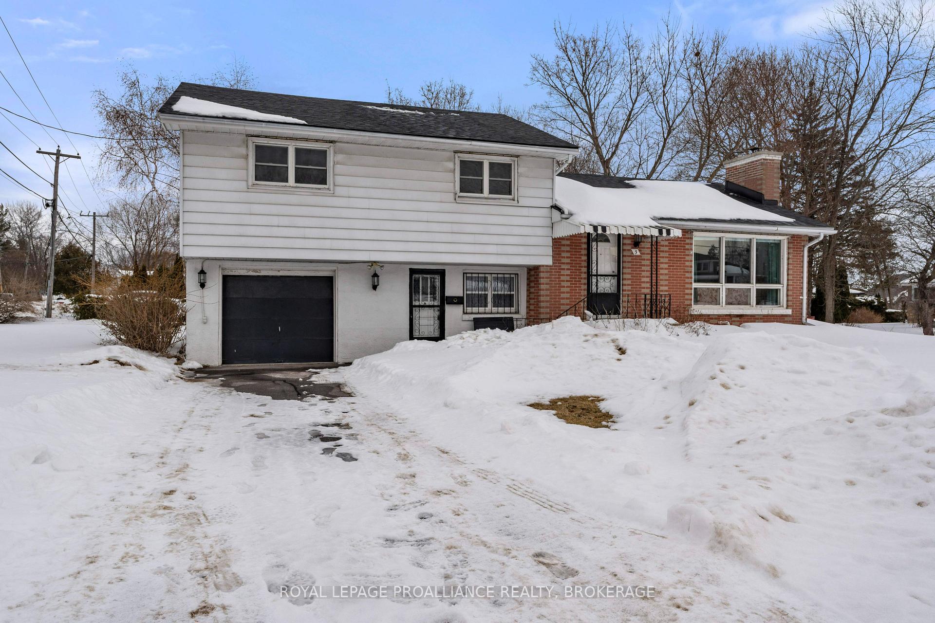 Photo 2 of 3 Fairfield Boulevard, Loyalist, Amherstview — HOMEH