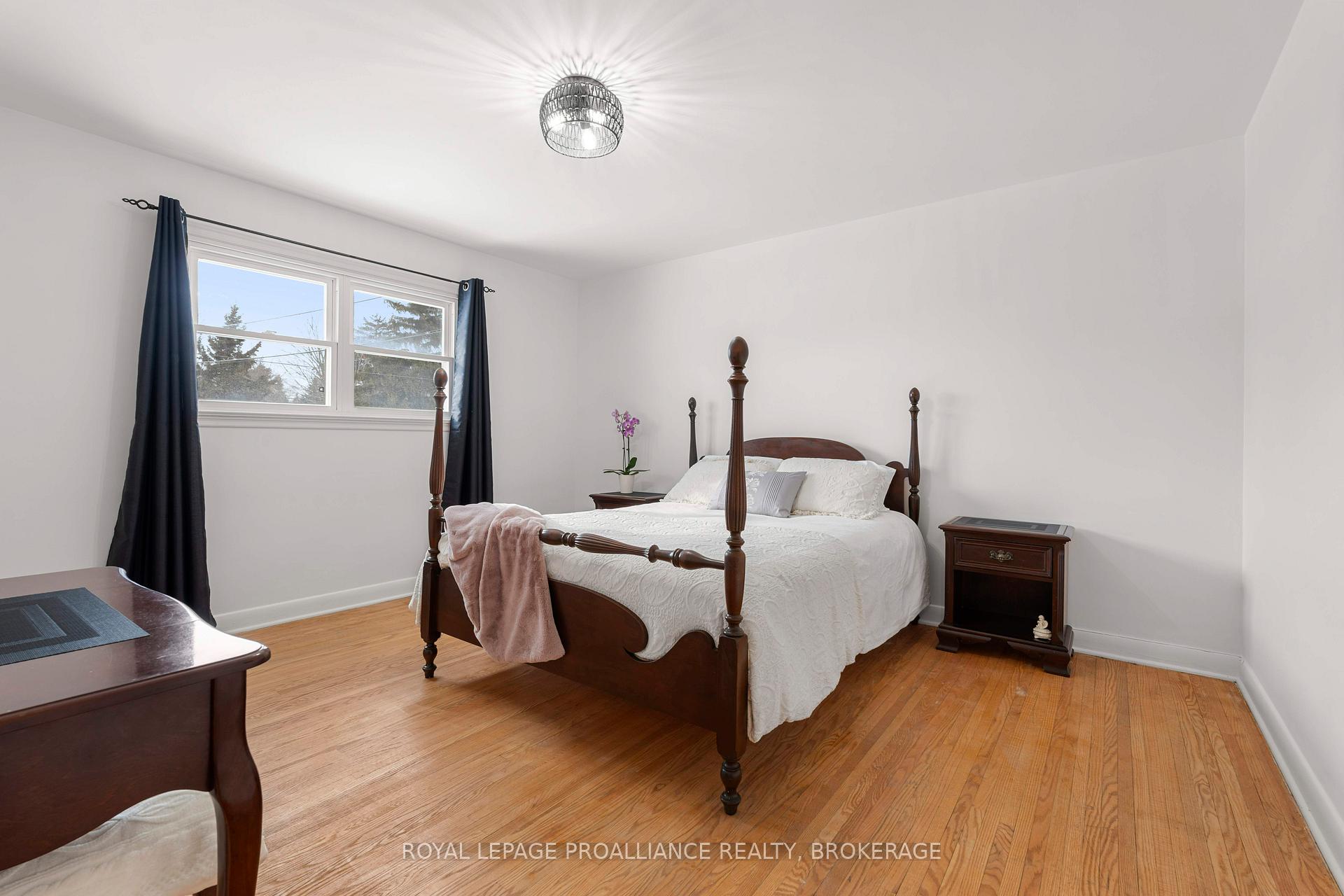 Photo 22 of 3 Fairfield Boulevard, Loyalist, Amherstview — HOMEH