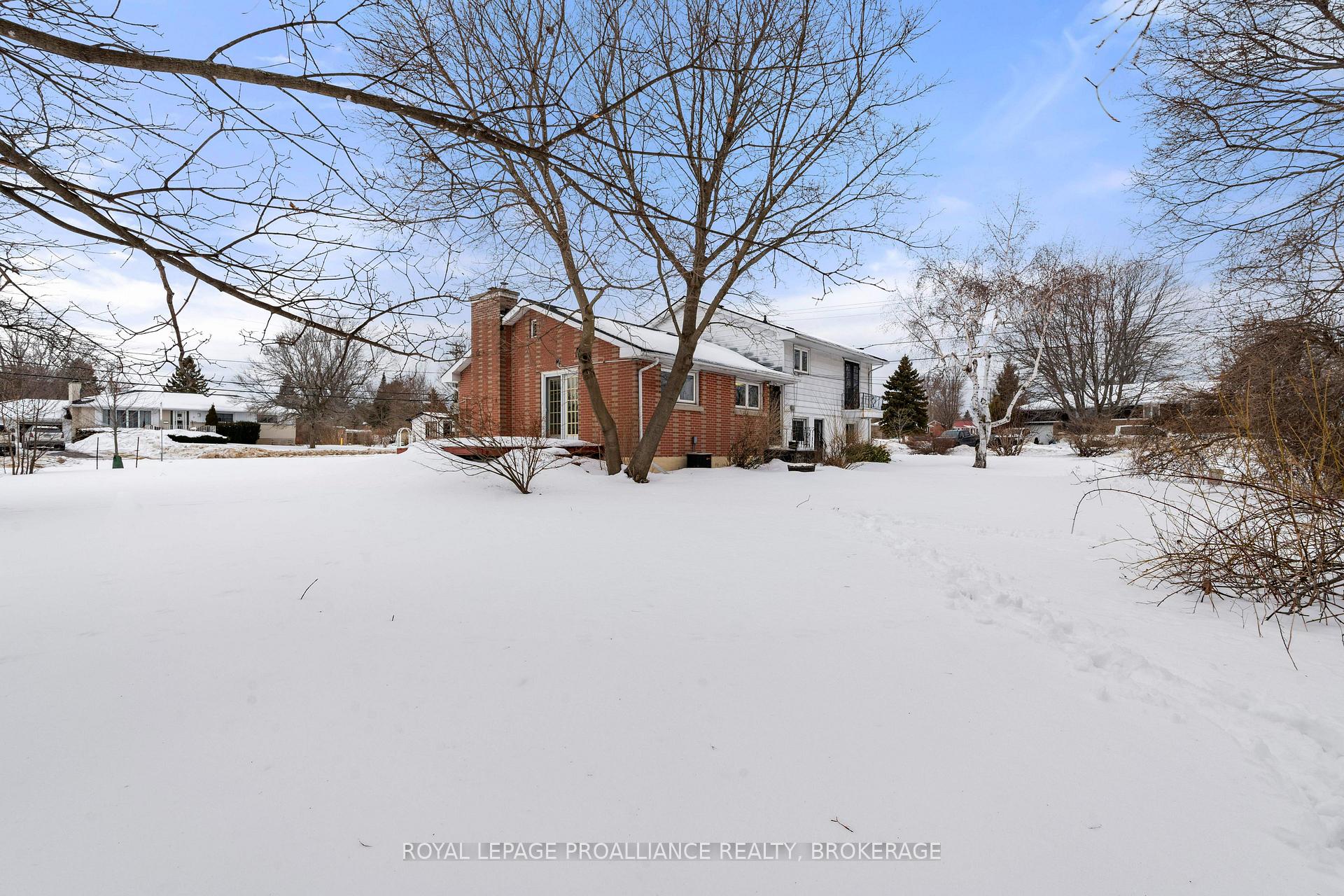 Photo 30 of 3 Fairfield Boulevard, Loyalist, Amherstview — HOMEH
