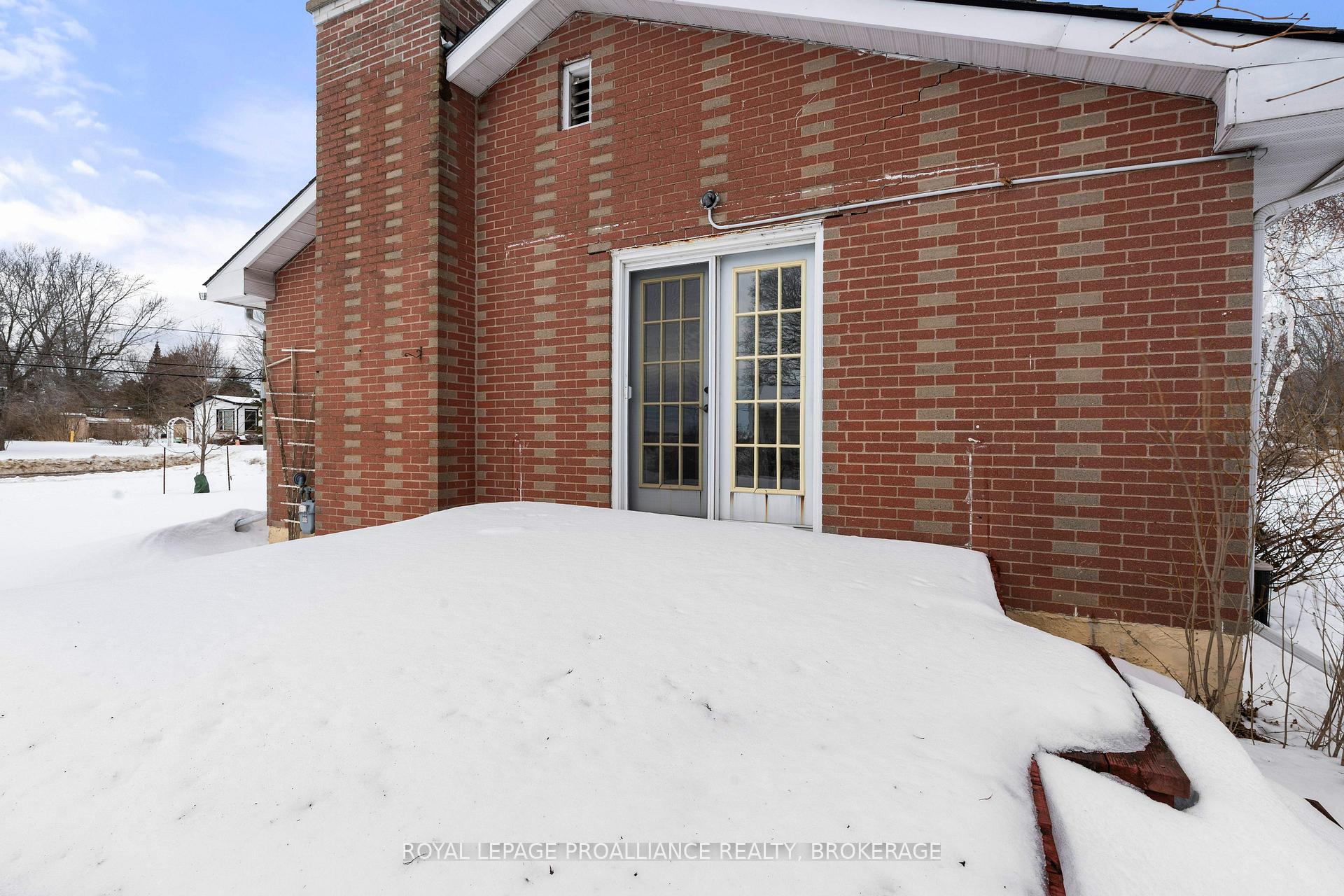 Photo 31 of 3 Fairfield Boulevard, Loyalist, Amherstview — HOMEH