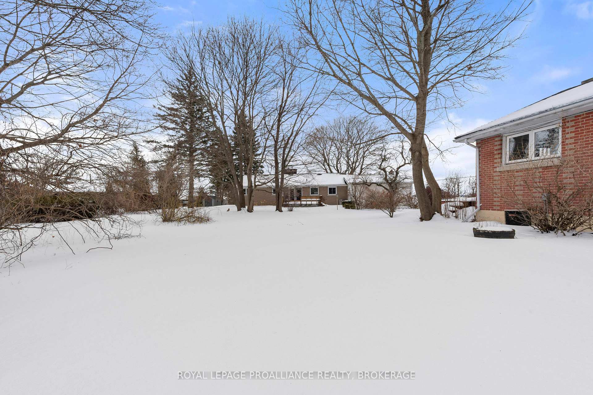 Photo 33 of 3 Fairfield Boulevard, Loyalist, Amherstview — HOMEH