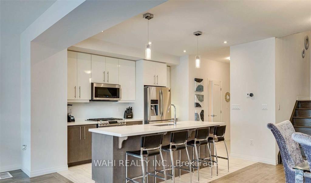 Photo 4 of 117 Greenwich Avenue, Hamilton, Stoney Creek Mountain — HOMEH