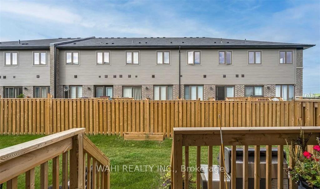 Photo 9 of 117 Greenwich Avenue, Hamilton, Stoney Creek Mountain — HOMEH