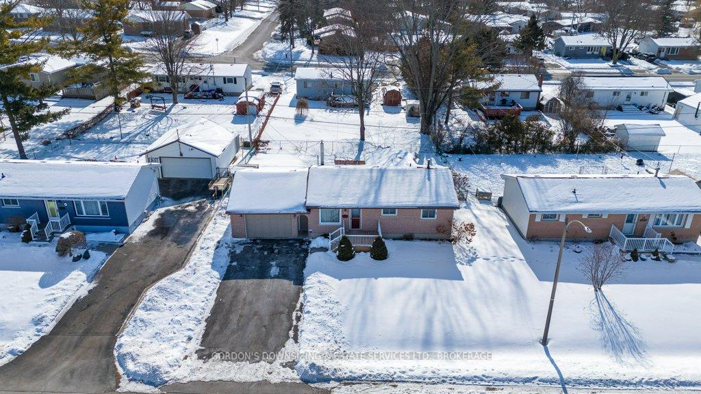 Photo 3 of 34 Asbury Road, Loyalist, Amherstview — HOMEH