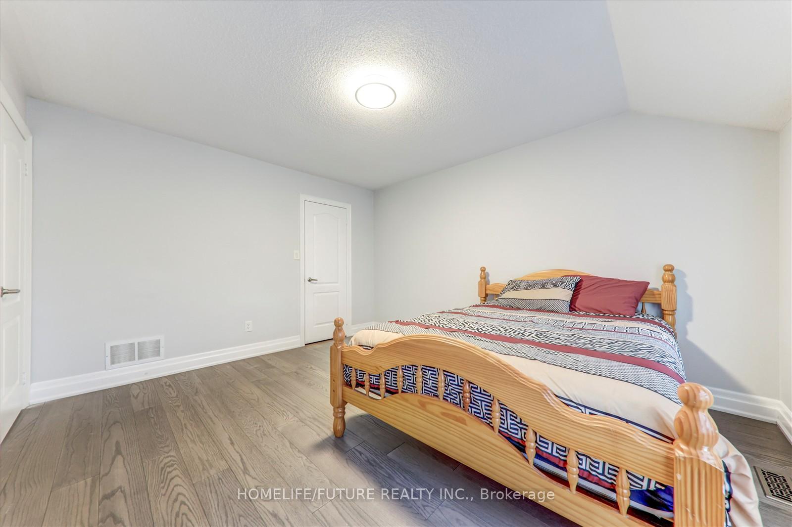 Photo 31 of 25 Donhaven Road, Markham, Greensborough — HOMEH