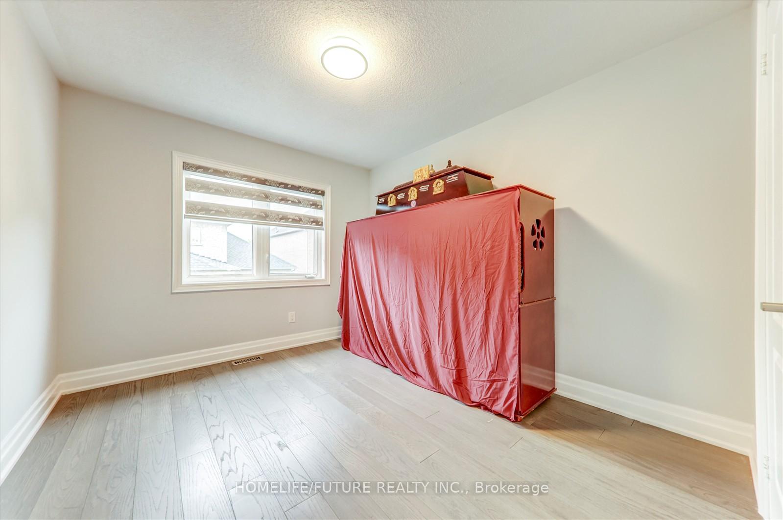 Photo 33 of 25 Donhaven Road, Markham, Greensborough — HOMEH