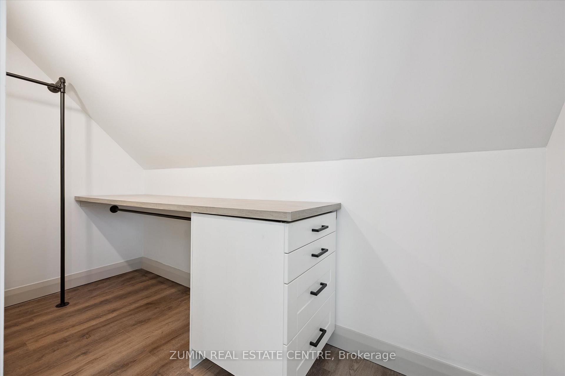 Photo 26 of 196 Kent Avenue, Kitchener — HOMEH