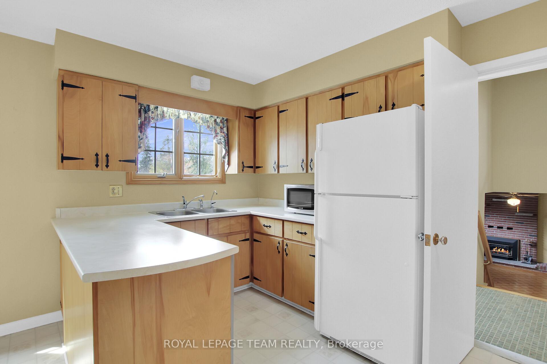 Photo 4 of 5491 Colony Heights Road, Ottawa, Manotick Village & Manotick Estates — HOMEH