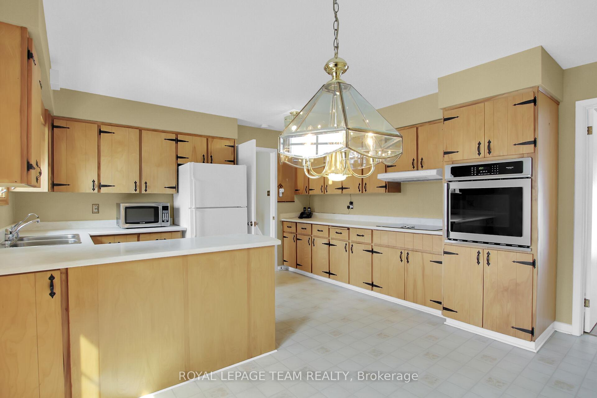 Photo 6 of 5491 Colony Heights Road, Ottawa, Manotick Village & Manotick Estates — HOMEH