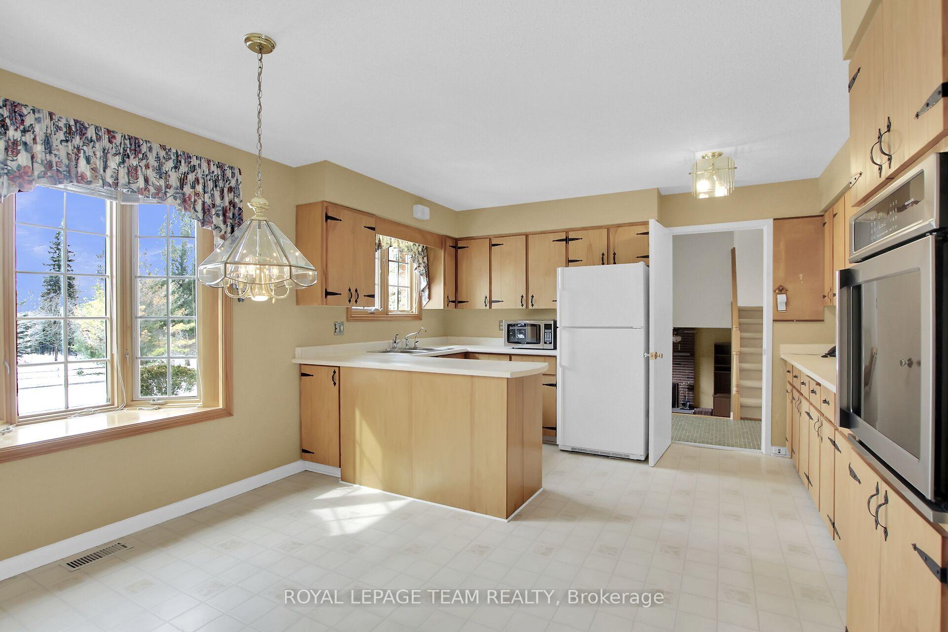 Photo 7 of 5491 Colony Heights Road, Ottawa, Manotick Village & Manotick Estates — HOMEH