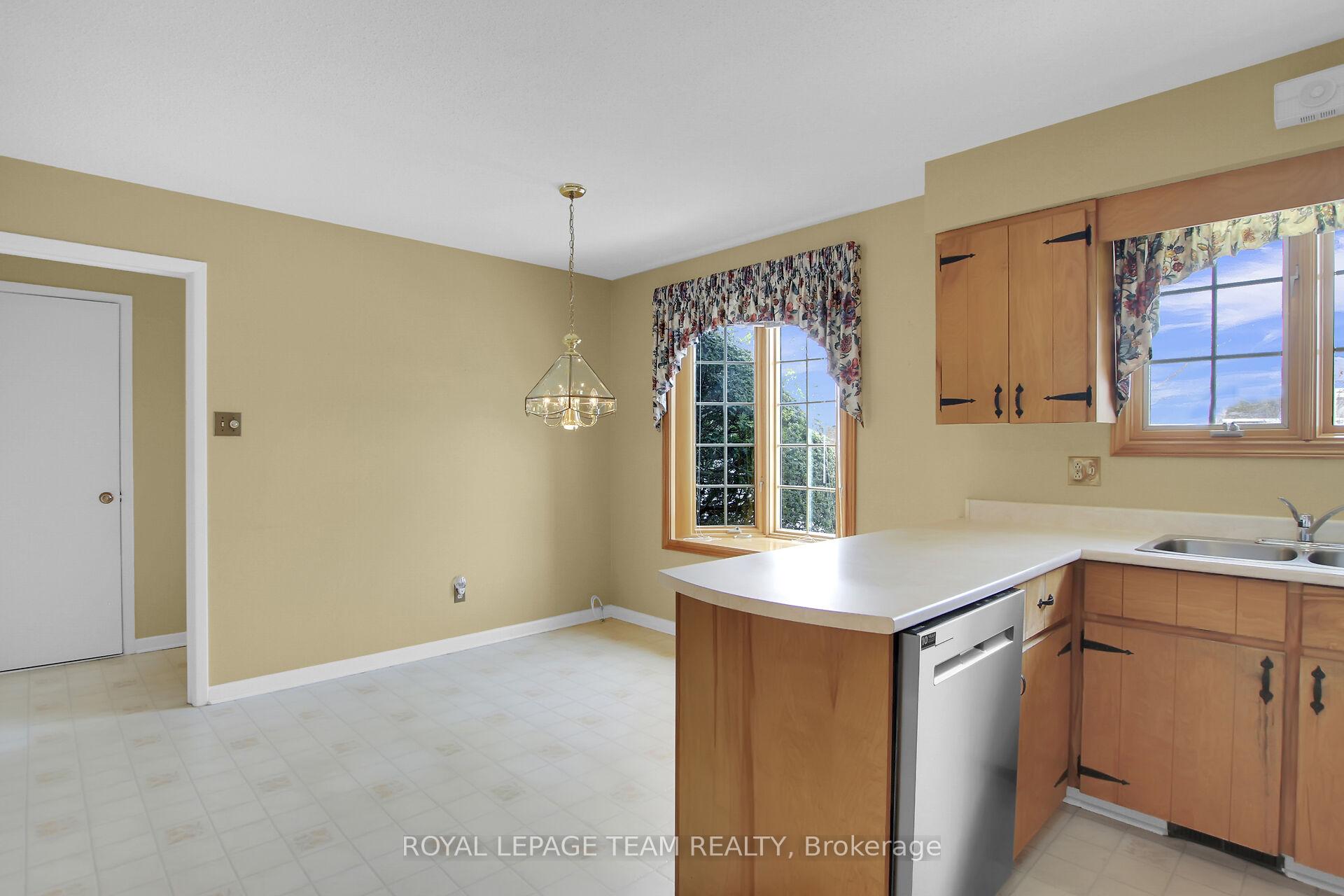 Photo 8 of 5491 Colony Heights Road, Ottawa, Manotick Village & Manotick Estates — HOMEH