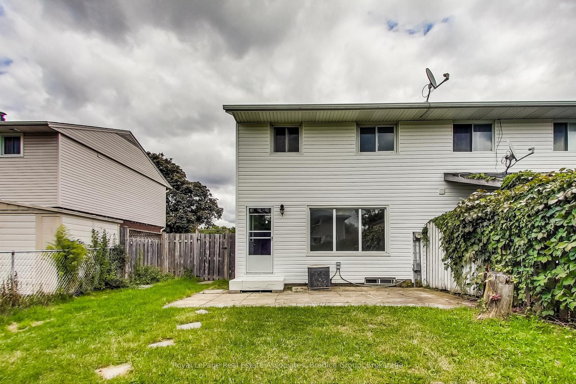 Photo 7 of 22 Lucerne Drive, Kitchener, Alpine — HOMEH