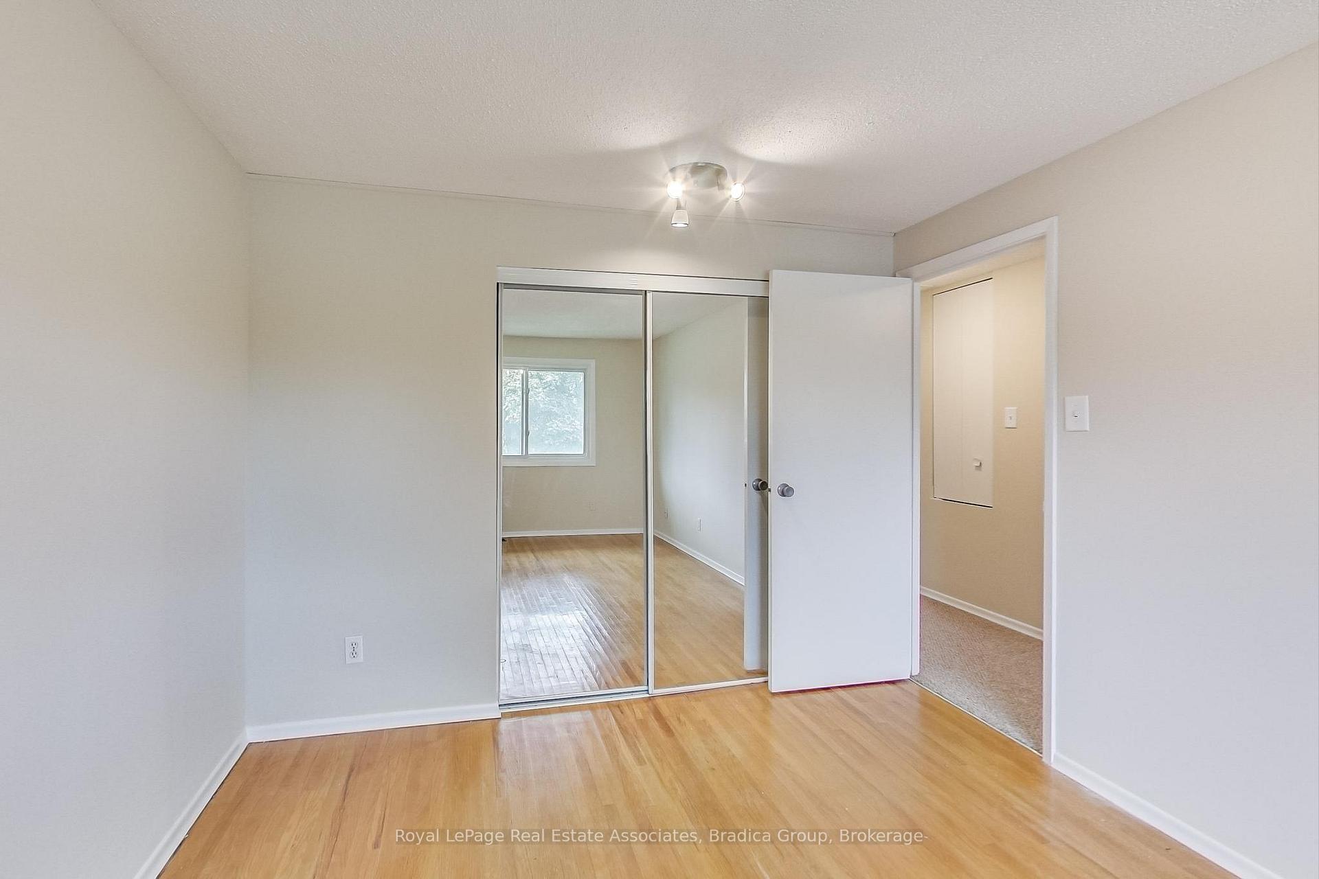 Photo 17 of 22 Lucerne Drive, Kitchener, Alpine — HOMEH