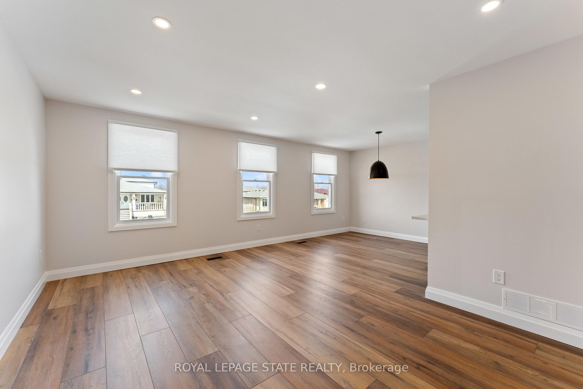 Photo 7 of Unit Upper Level, 144 Ravenbury Drive, Hamilton, Randall — HOMEH