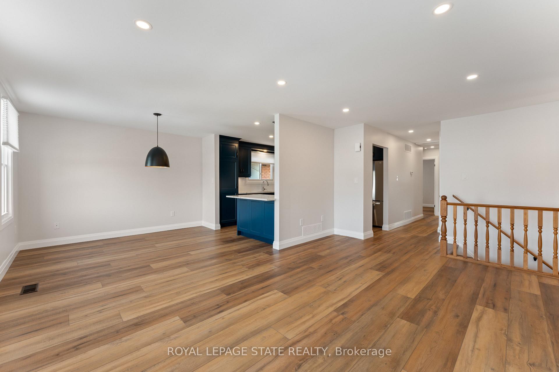 Photo 8 of Unit Upper Level, 144 Ravenbury Drive, Hamilton, Randall — HOMEH