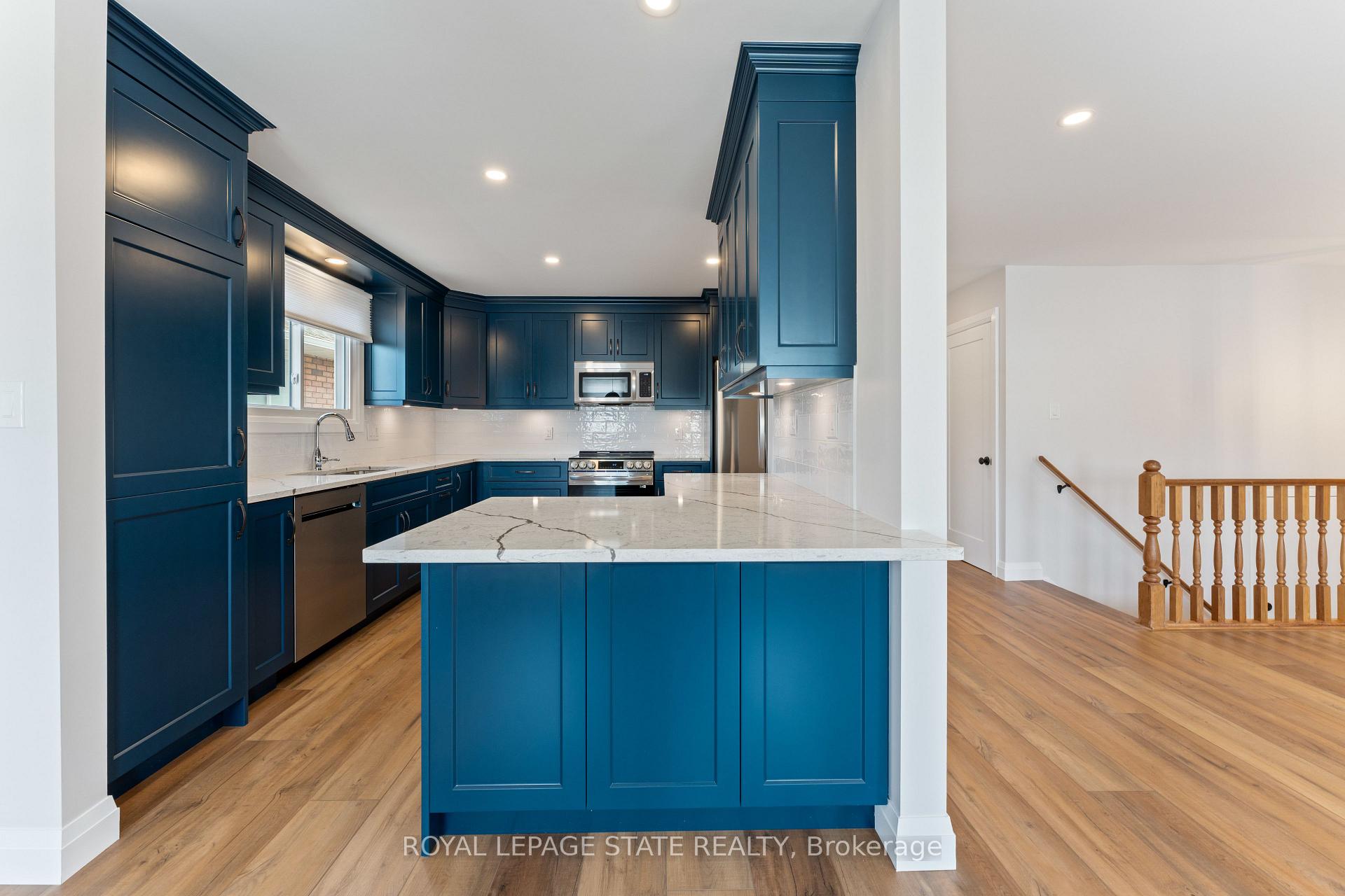 Photo 12 of Unit Upper Level, 144 Ravenbury Drive, Hamilton, Randall — HOMEH