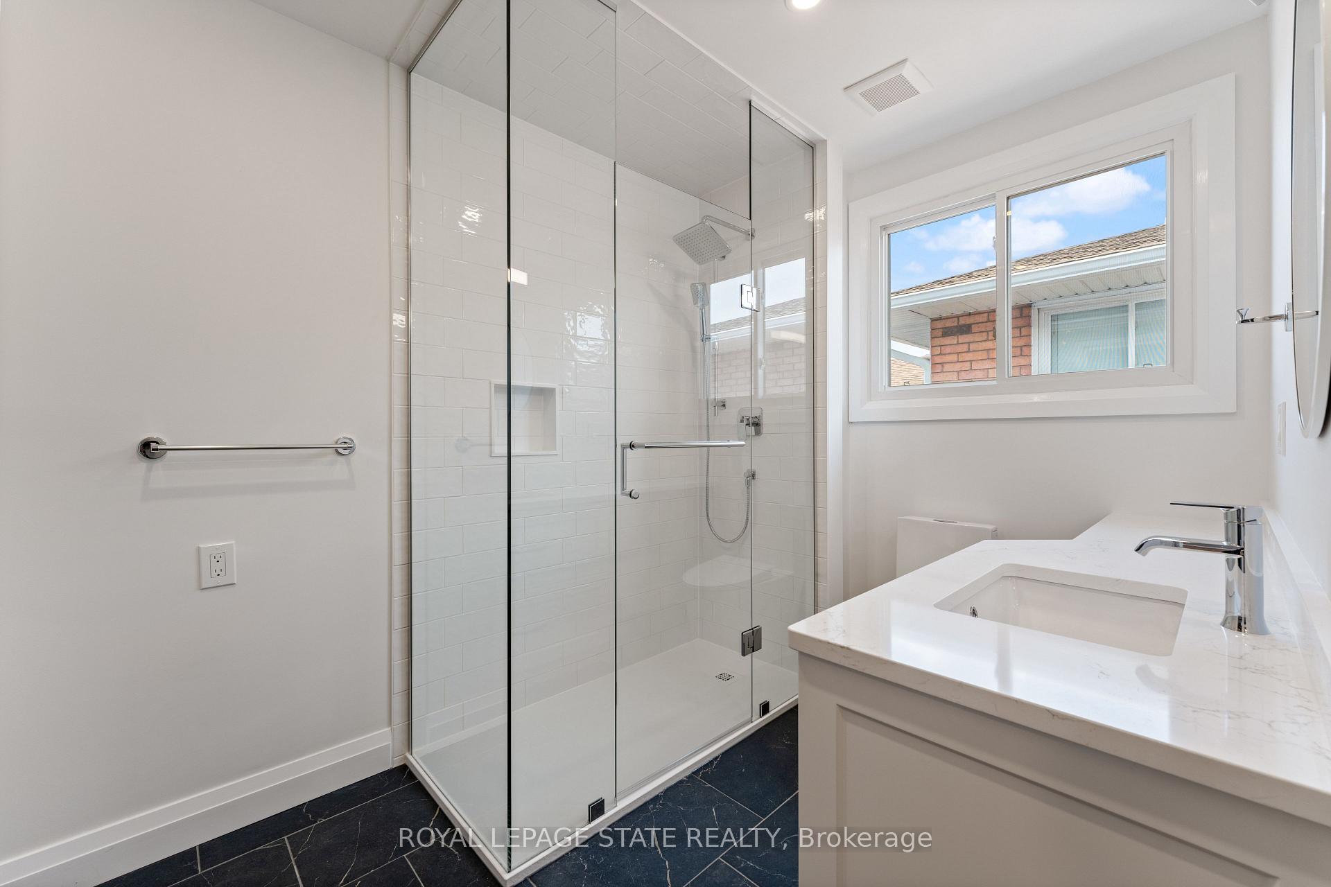 Photo 14 of Unit Upper Level, 144 Ravenbury Drive, Hamilton, Randall — HOMEH