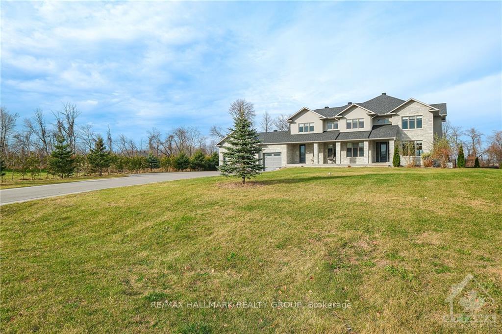 Photo 3 of 724 Mcmanus Avenue, Ottawa, Manotick Village & Manotick Estates — HOMEH