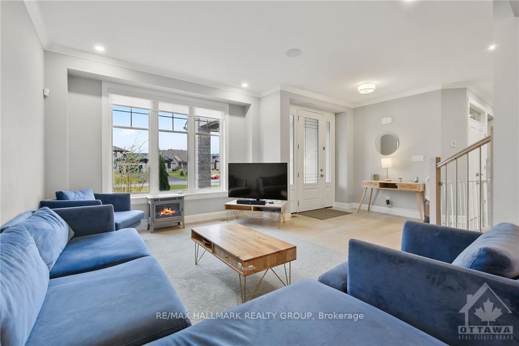 Photo 5 of 724 Mcmanus Avenue, Ottawa, Manotick Village & Manotick Estates — HOMEH