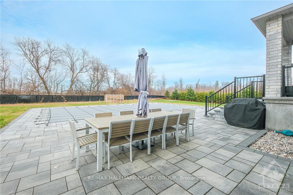 Photo 26 of 724 Mcmanus Avenue, Ottawa, Manotick Village & Manotick Estates — HOMEH