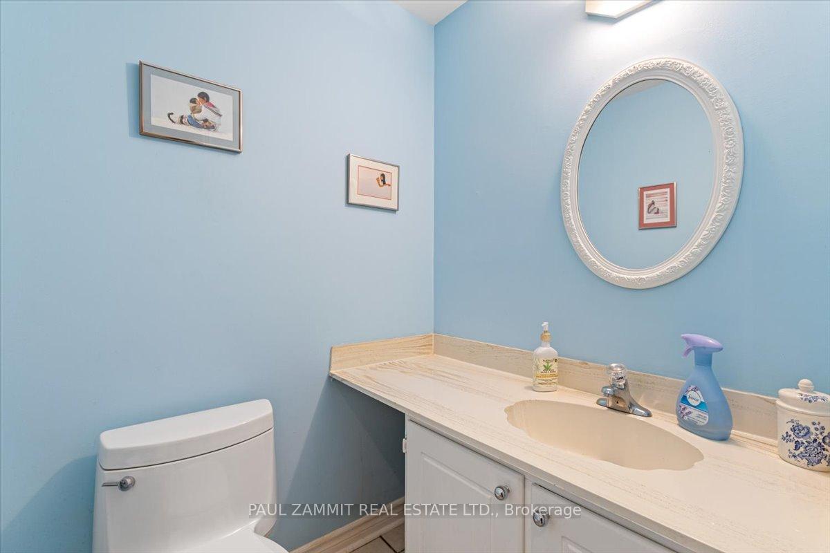 Photo 4 of 11 Tamarack Drive, Markham, Aileen-Willowbrook — HOMEH