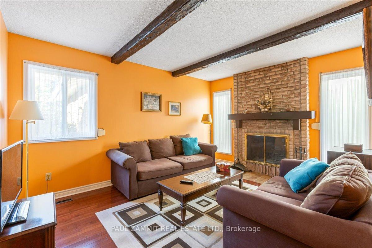 Photo 6 of 11 Tamarack Drive, Markham, Aileen-Willowbrook — HOMEH