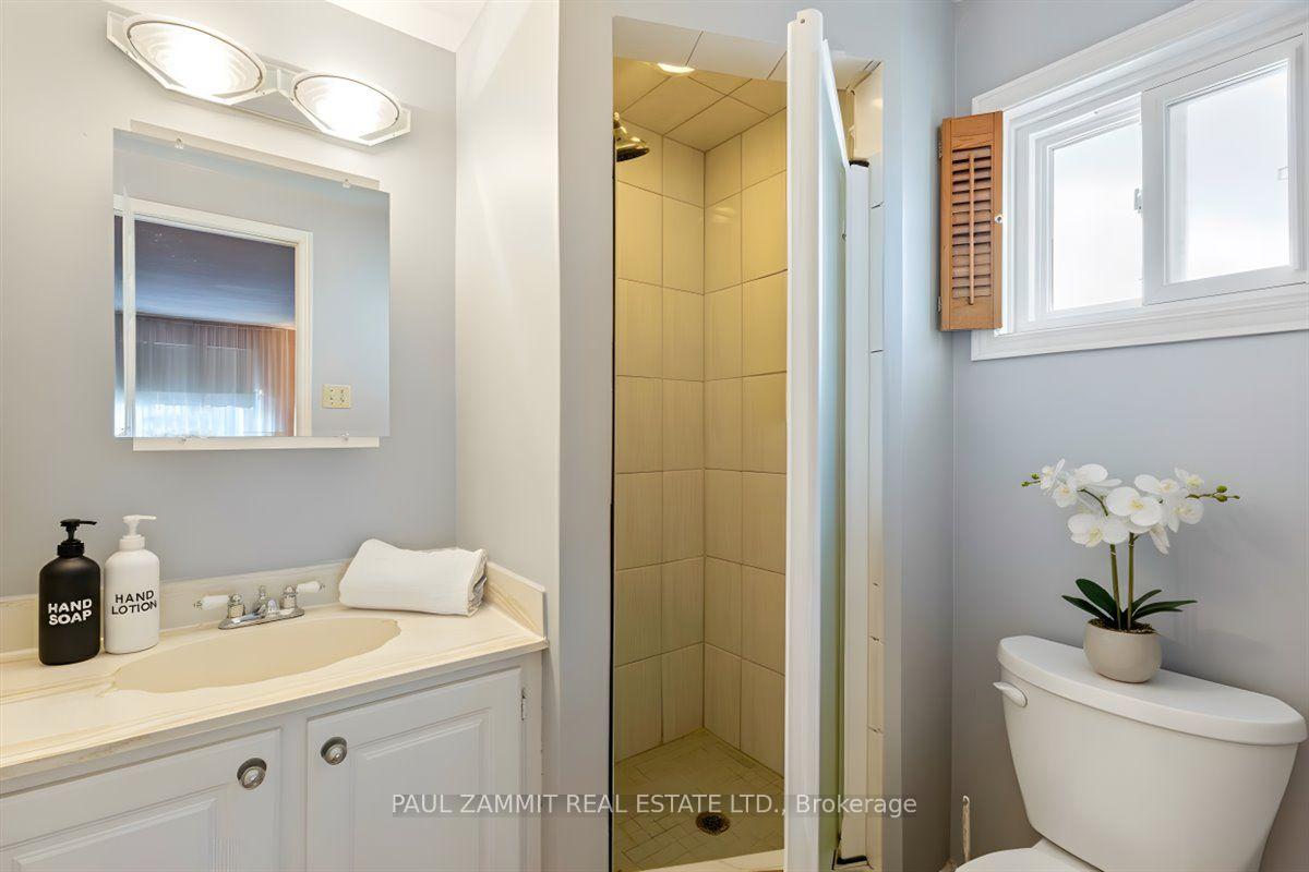 Photo 8 of 11 Tamarack Drive, Markham, Aileen-Willowbrook — HOMEH