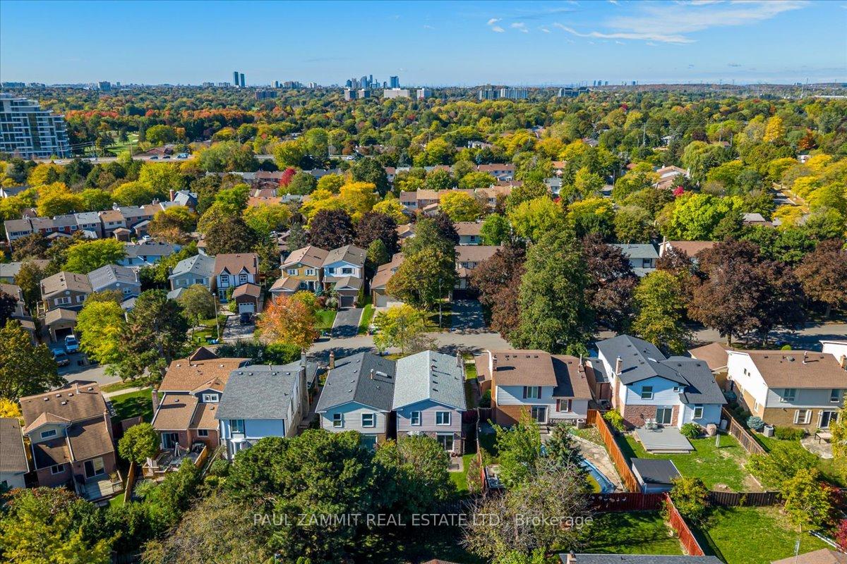Photo 19 of 11 Tamarack Drive, Markham, Aileen-Willowbrook — HOMEH