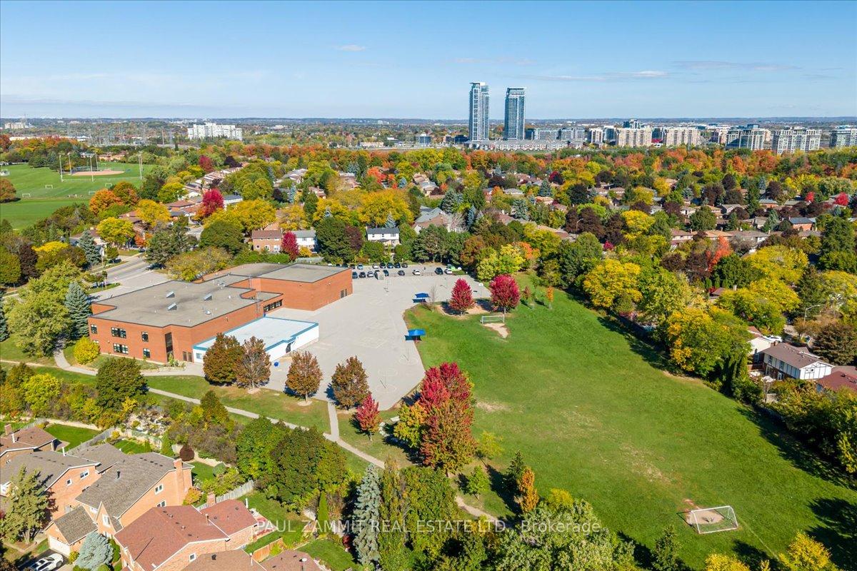 Photo 22 of 11 Tamarack Drive, Markham, Aileen-Willowbrook — HOMEH