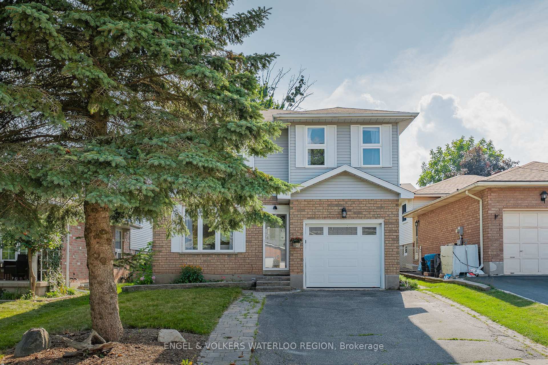 Photo 2 of 323 Newbury Drive, Kitchener — HOMEH