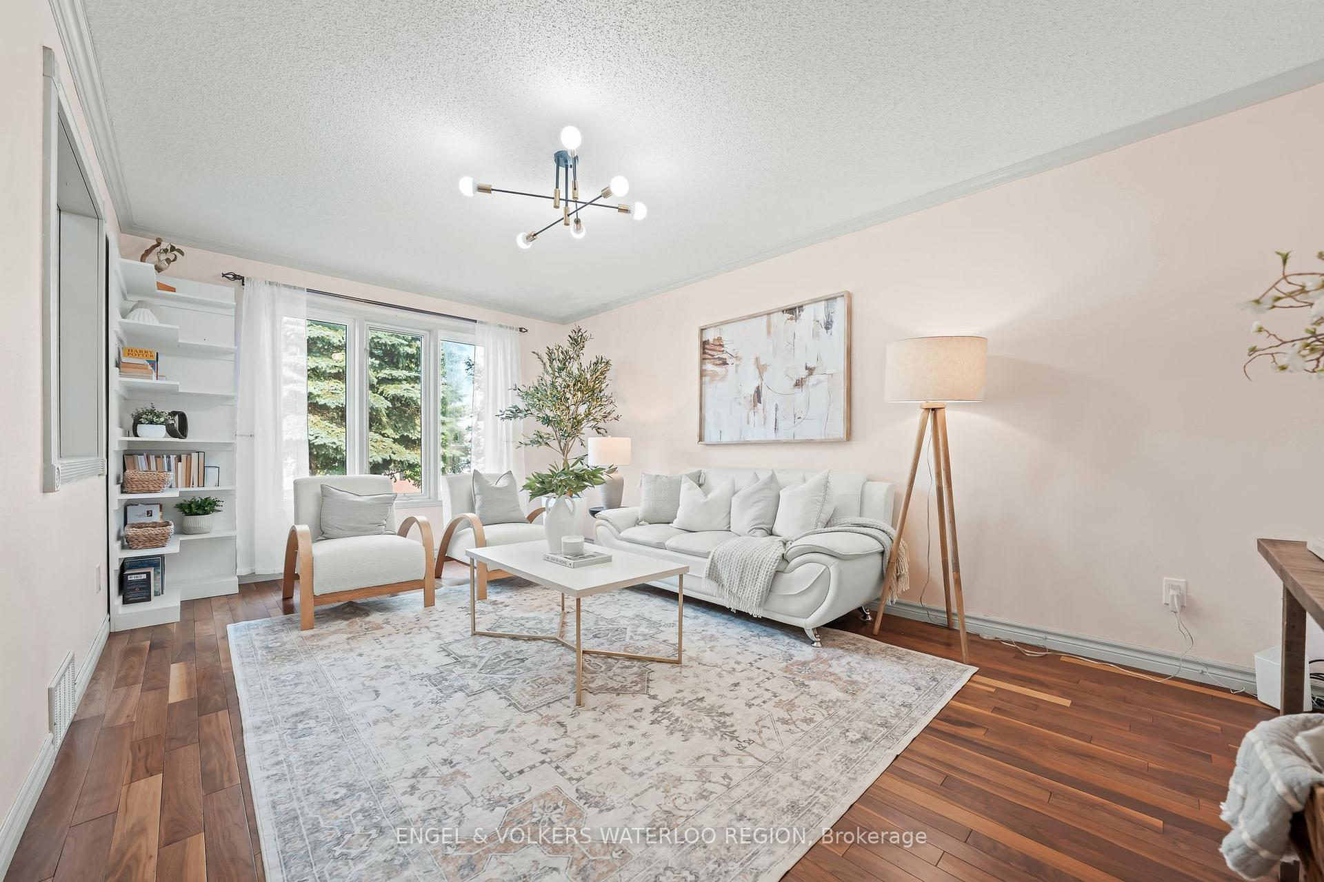 Photo 7 of 323 Newbury Drive, Kitchener — HOMEH