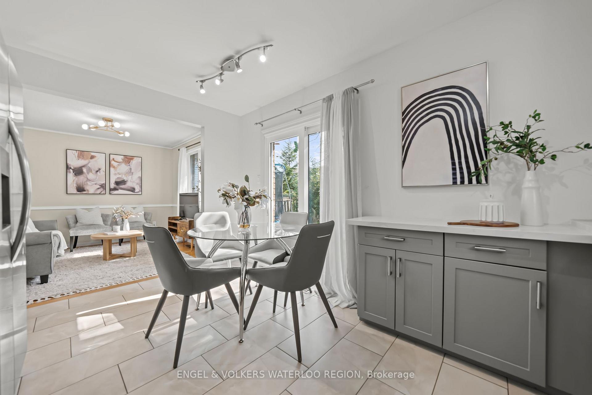 Photo 13 of 323 Newbury Drive, Kitchener — HOMEH