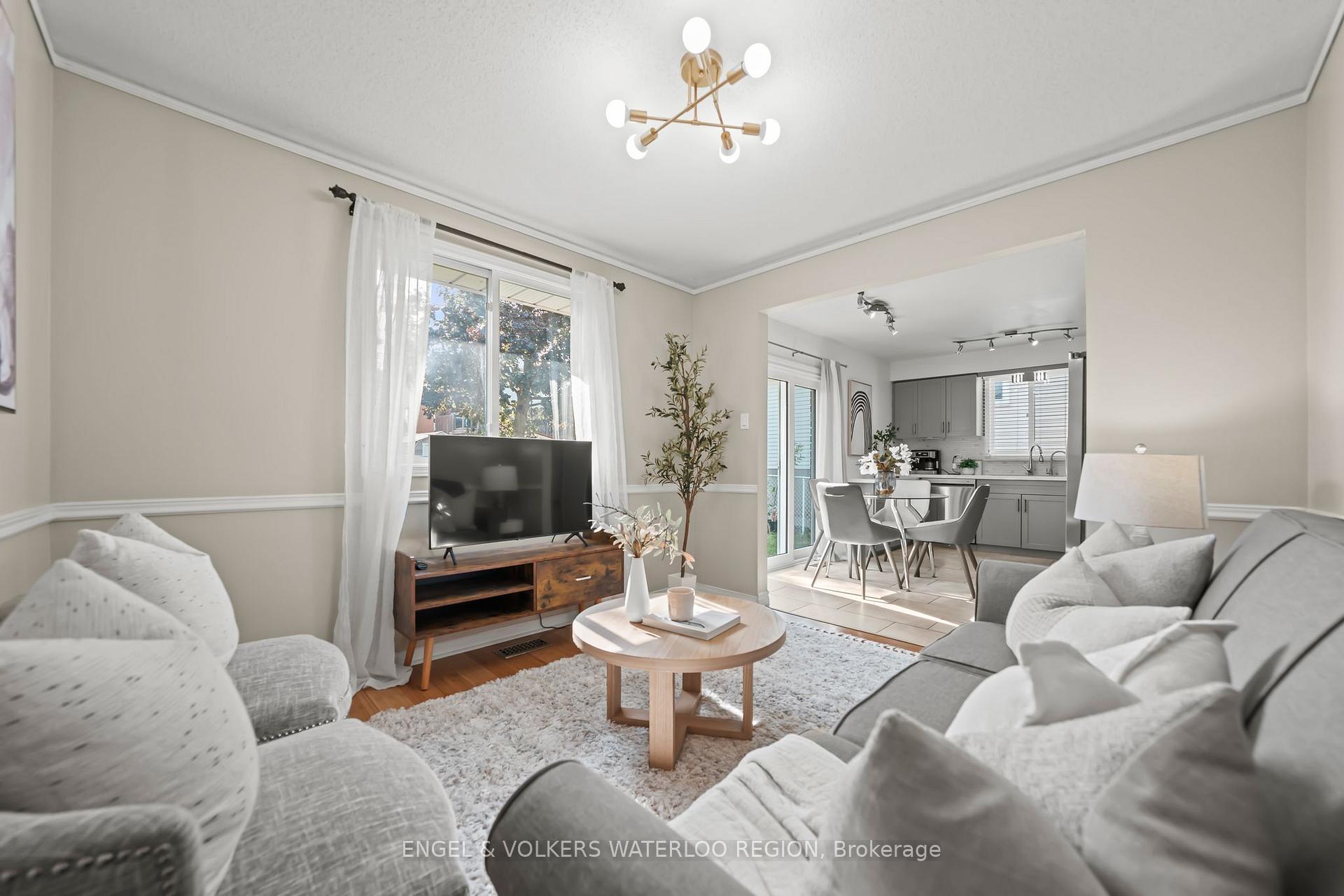 Photo 17 of 323 Newbury Drive, Kitchener — HOMEH