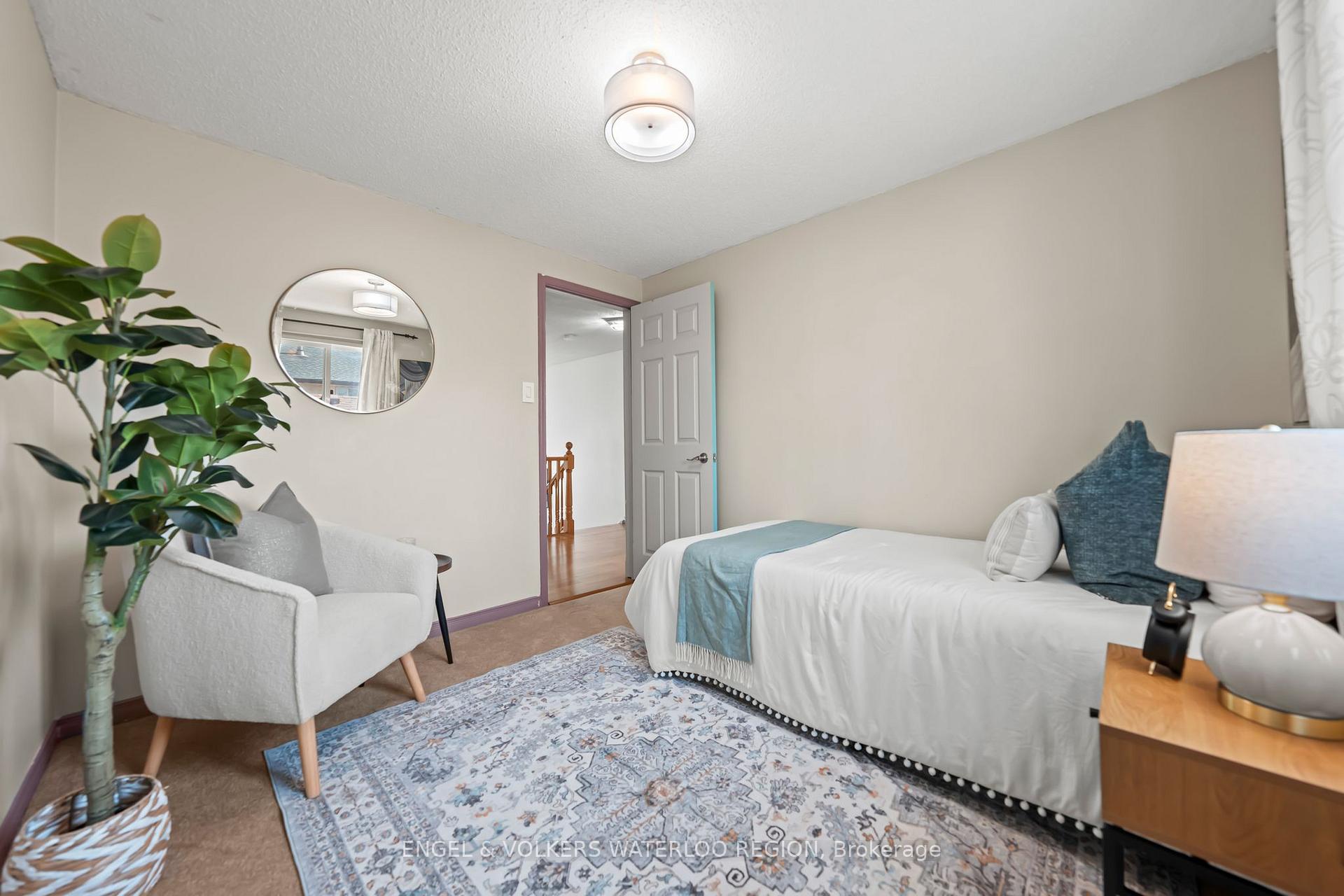 Photo 30 of 323 Newbury Drive, Kitchener — HOMEH