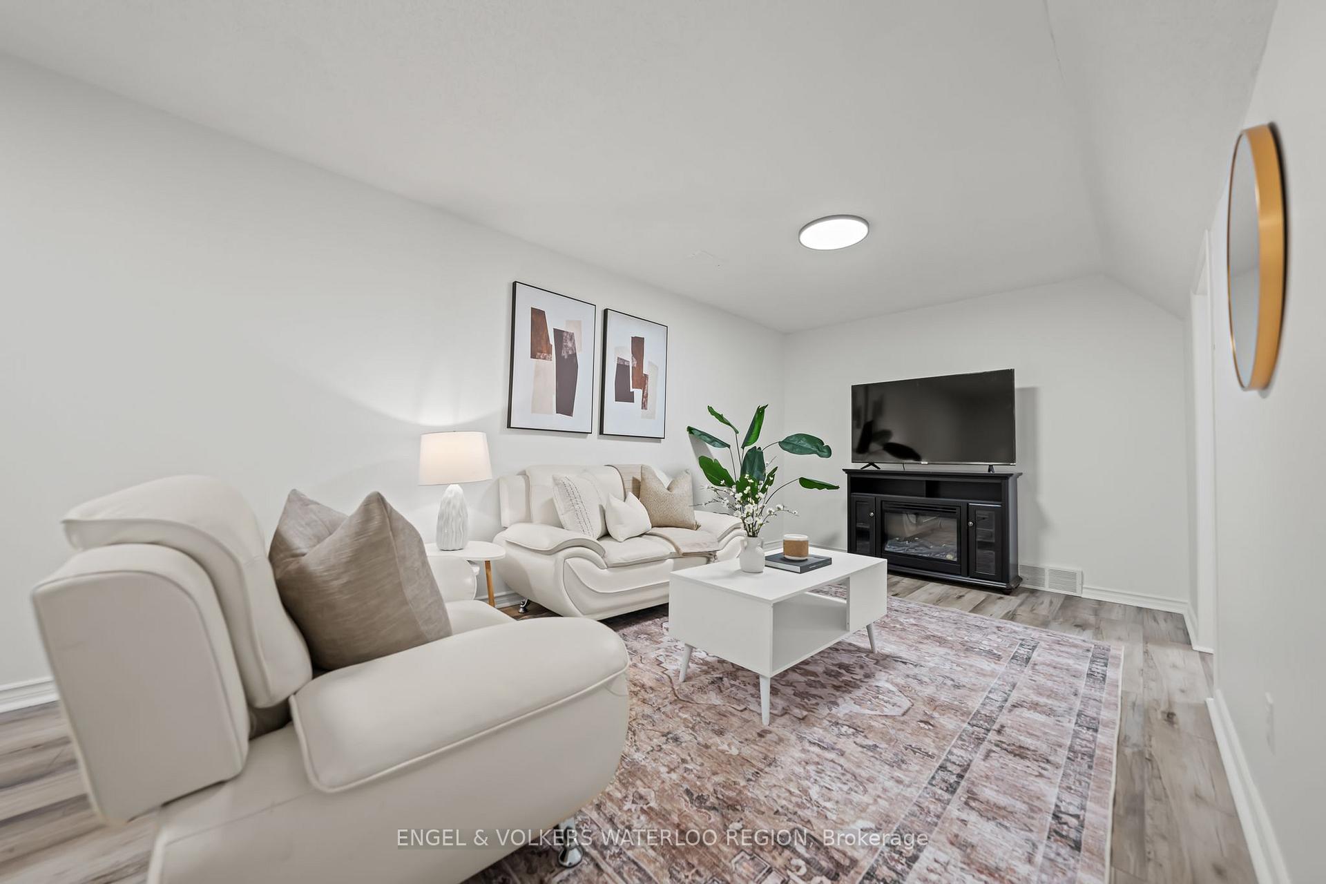 Photo 34 of 323 Newbury Drive, Kitchener — HOMEH