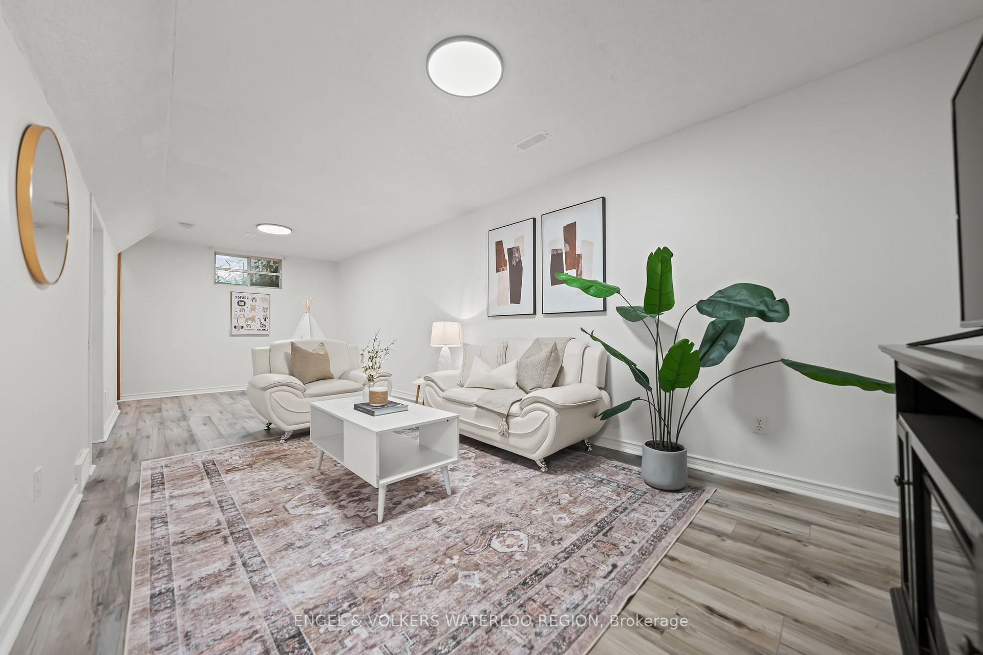 Photo 37 of 323 Newbury Drive, Kitchener — HOMEH