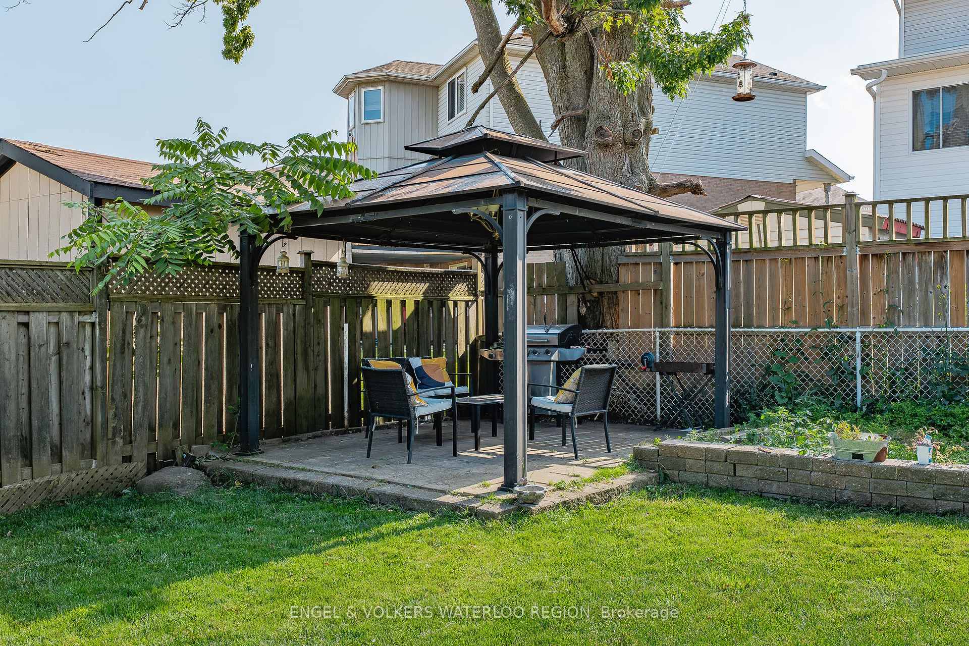 Photo 41 of 323 Newbury Drive, Kitchener — HOMEH