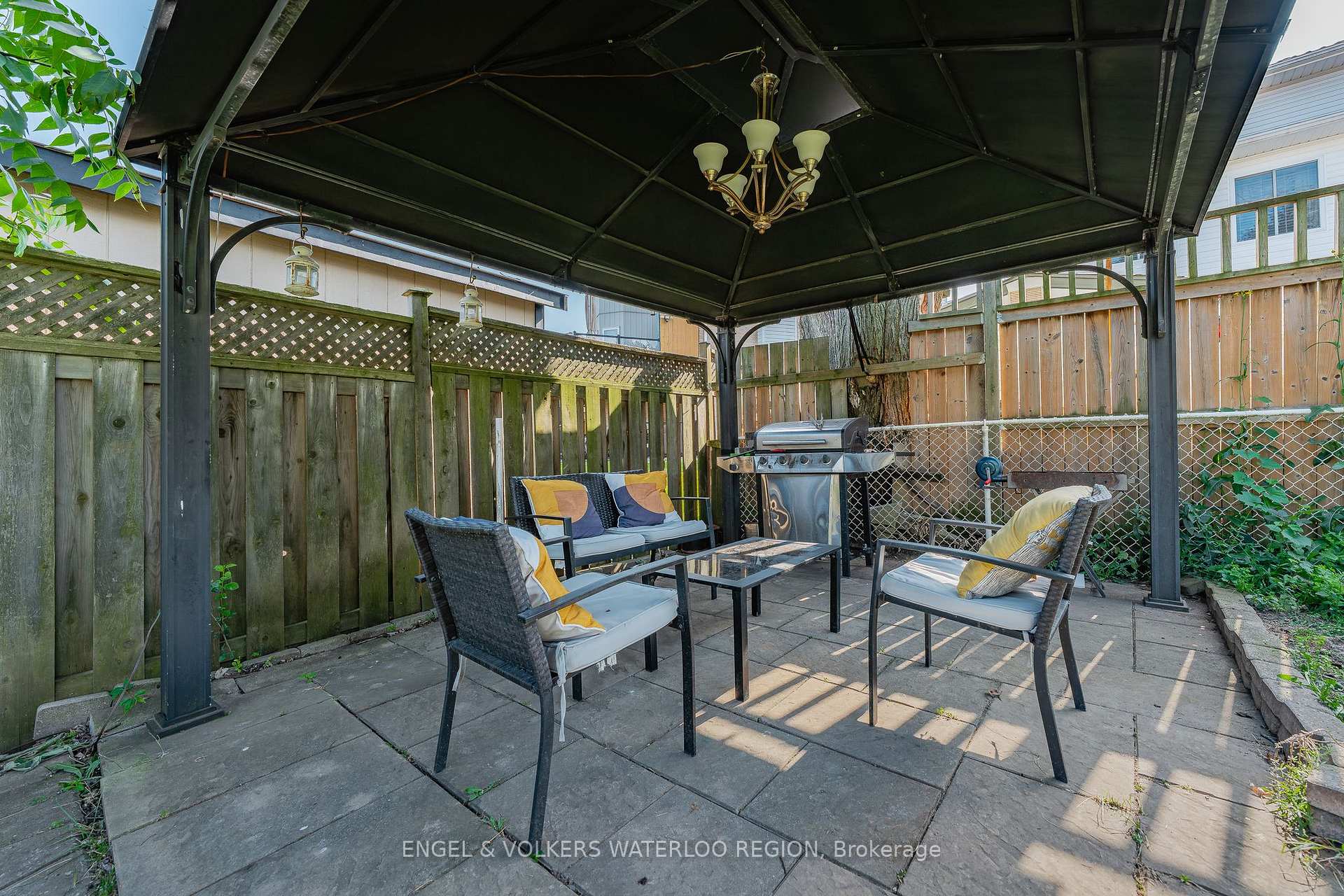 Photo 42 of 323 Newbury Drive, Kitchener — HOMEH