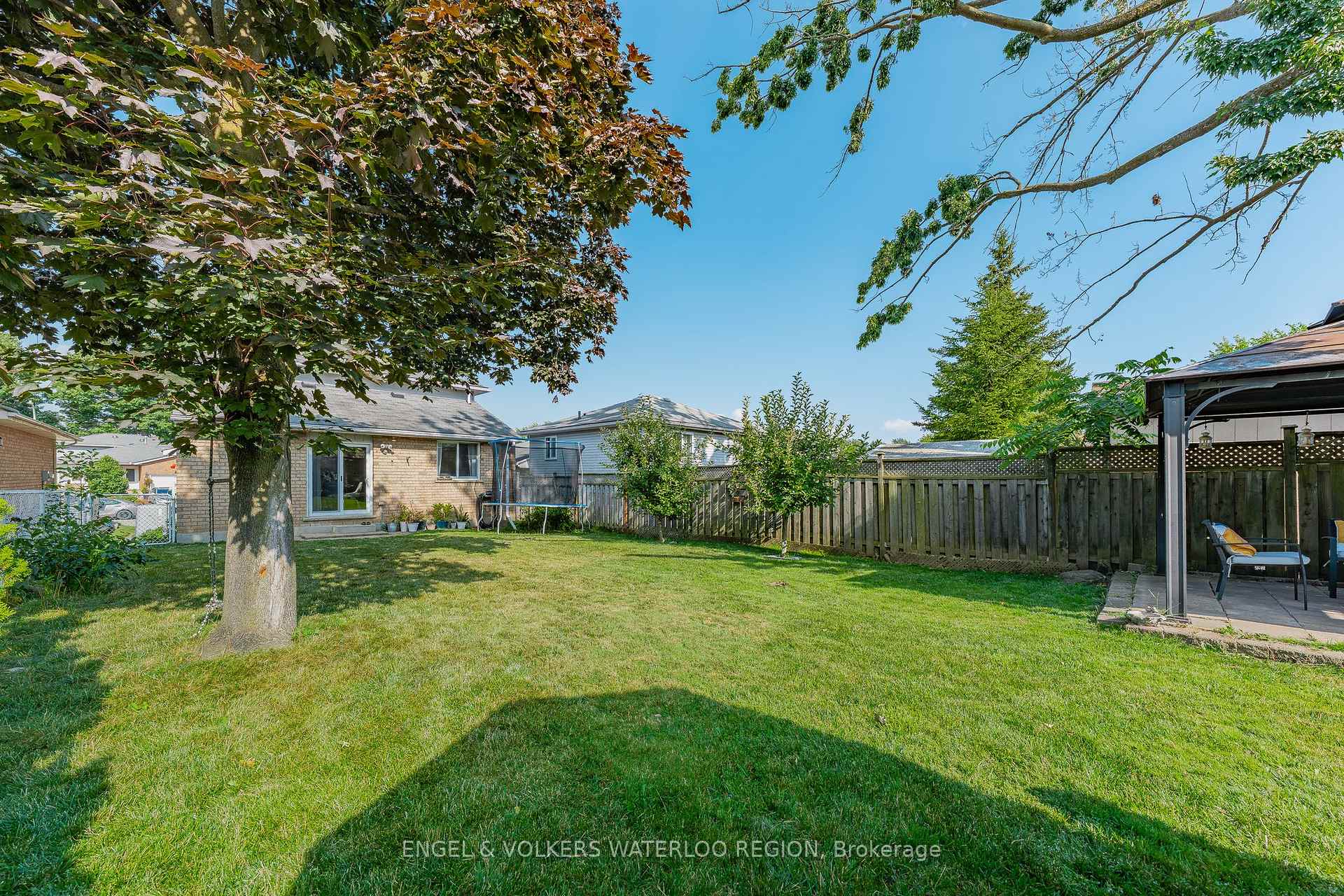 Photo 46 of 323 Newbury Drive, Kitchener — HOMEH