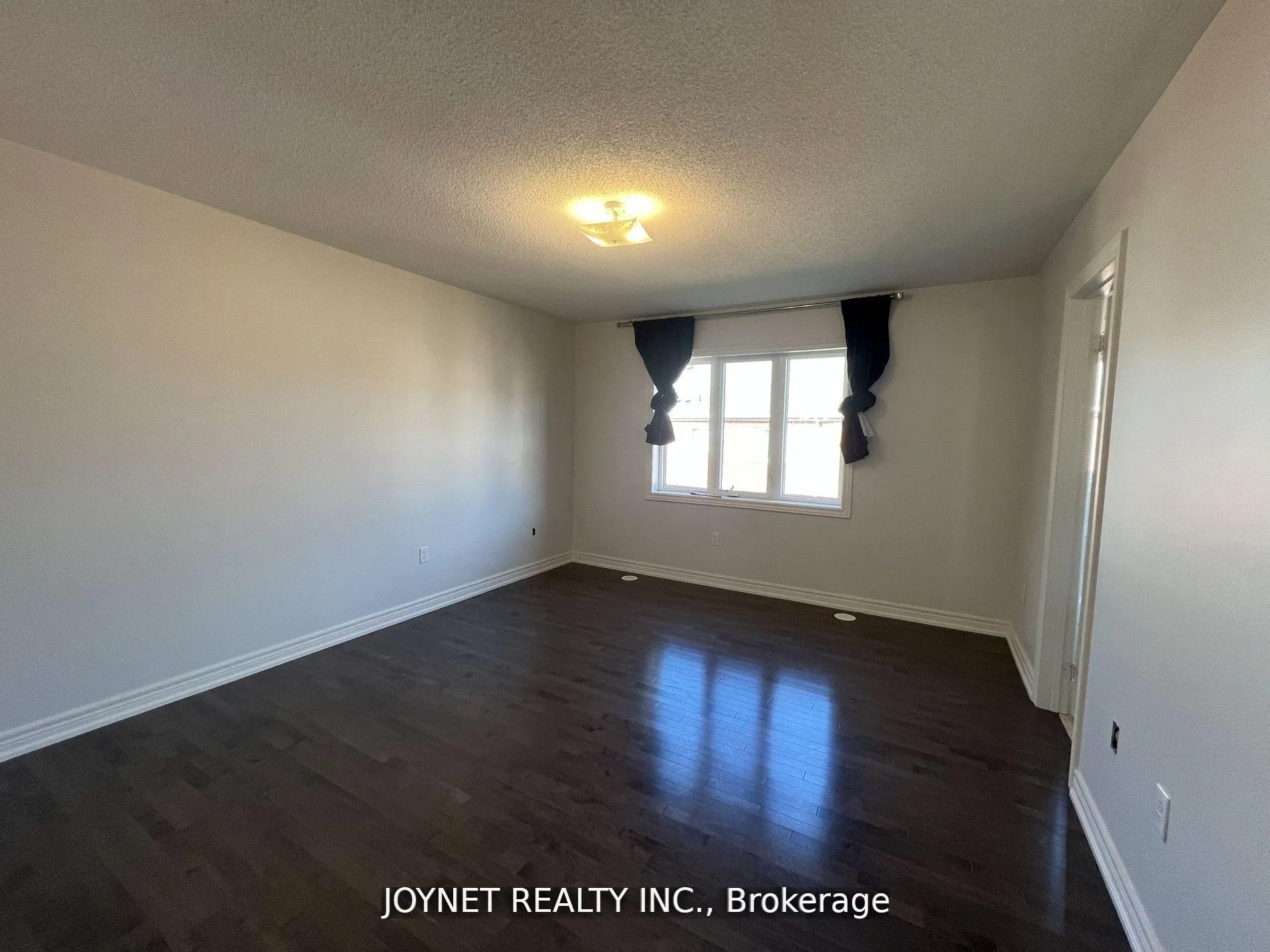 Photo 11 of 85 Roy Grove Way, Markham, Greensborough — HOMEH